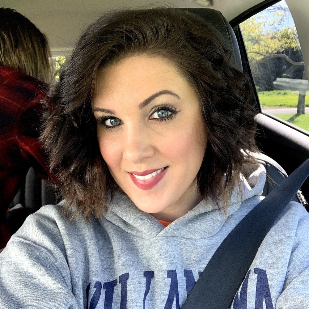 Meet your Posher, Cassandra